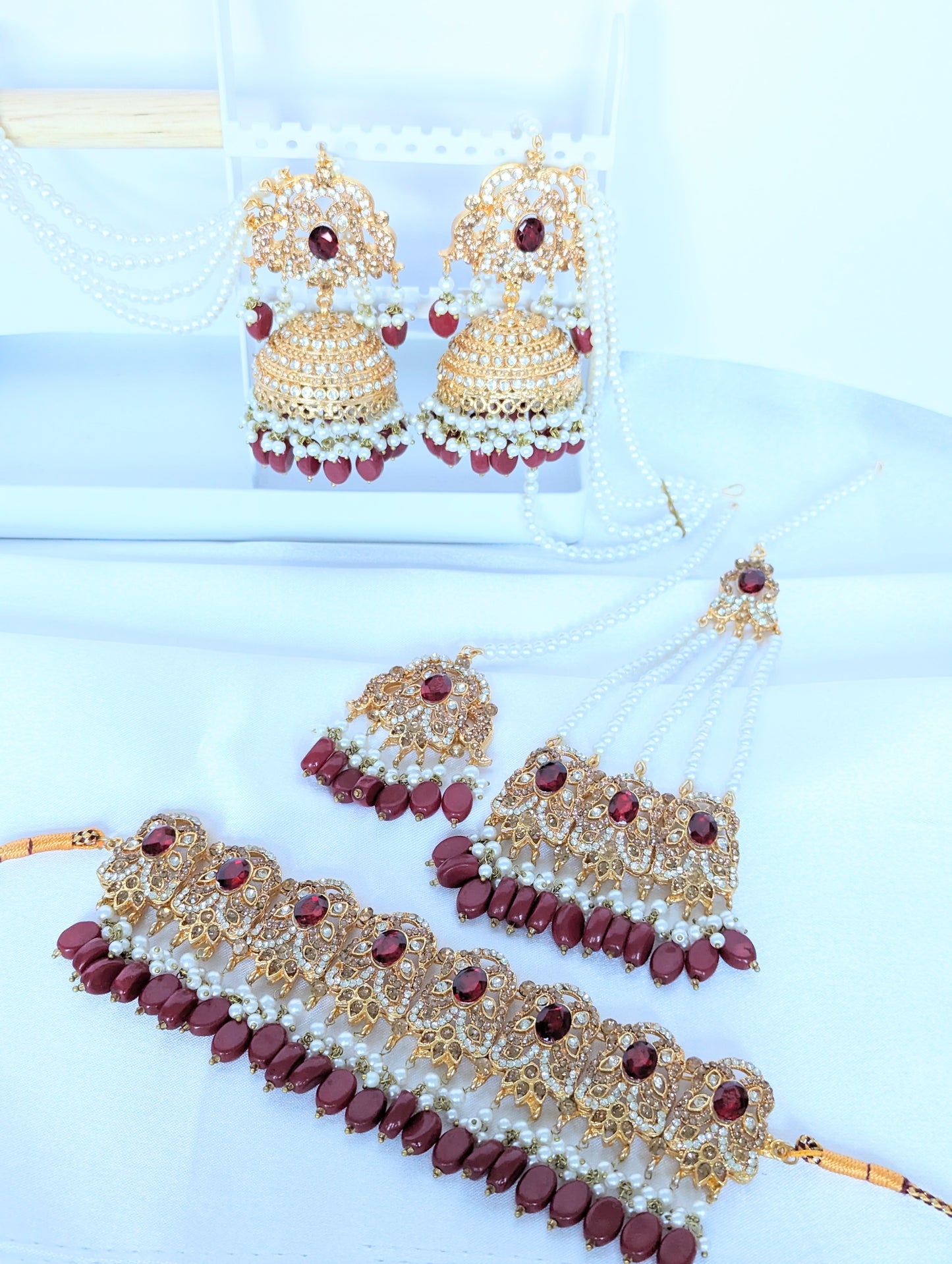 Luxurious Red Choker Bridal Set With Beads