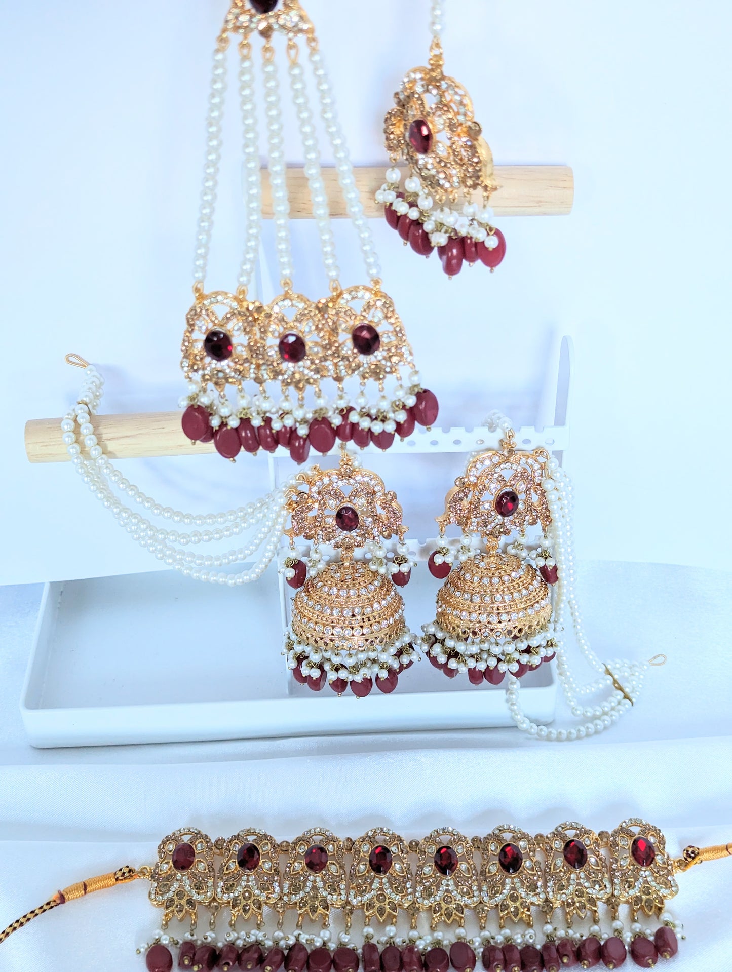 Luxurious Red Choker Bridal Set With Beads