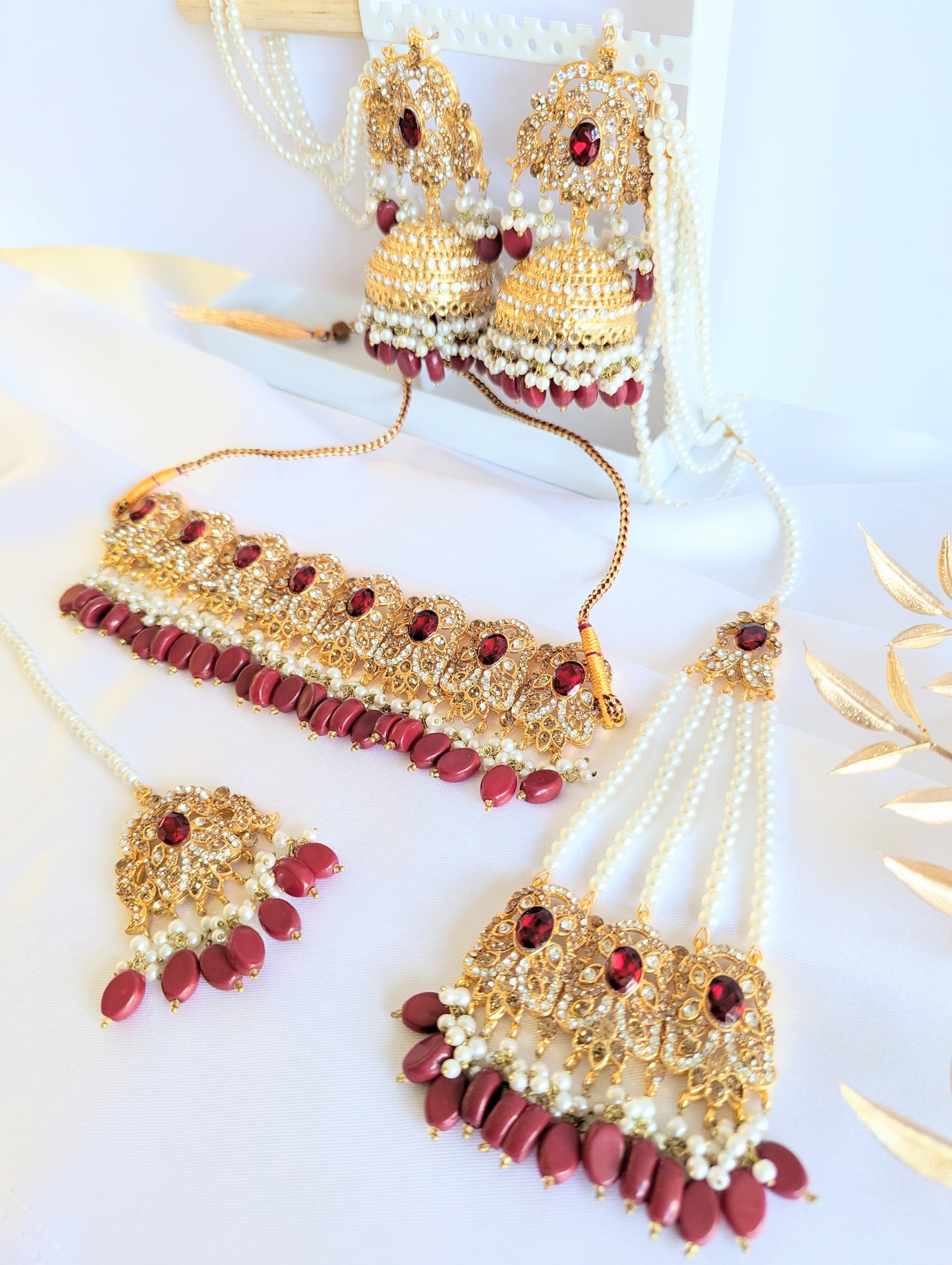 Luxurious Red Choker Bridal Set With Beads