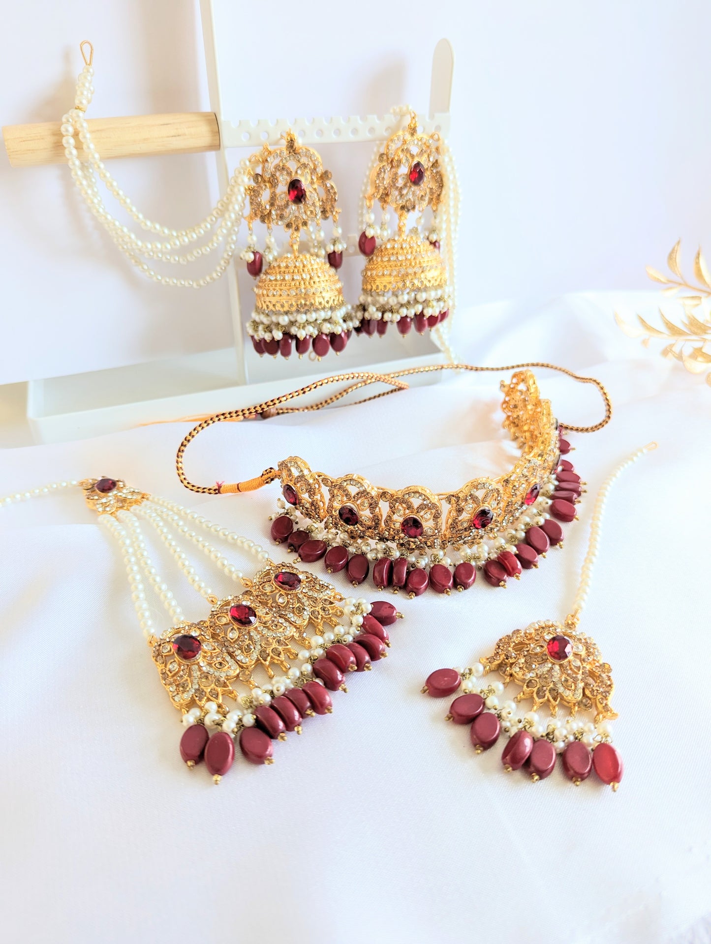 Luxurious Red Choker Bridal Set With Beads