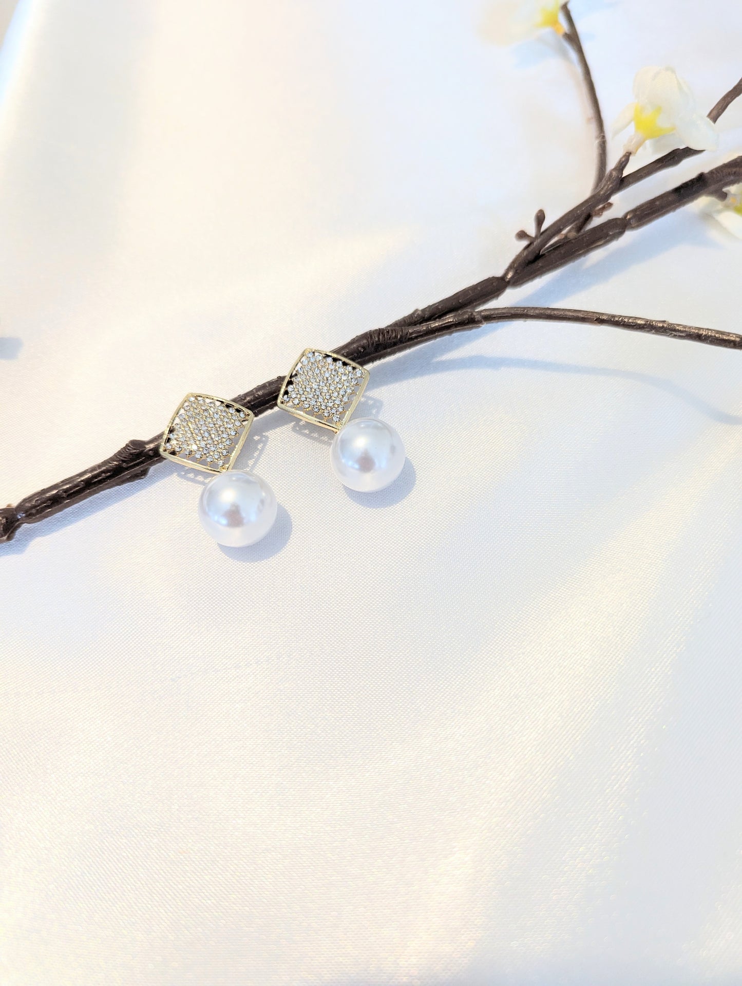 White Pearl Squared Earrings