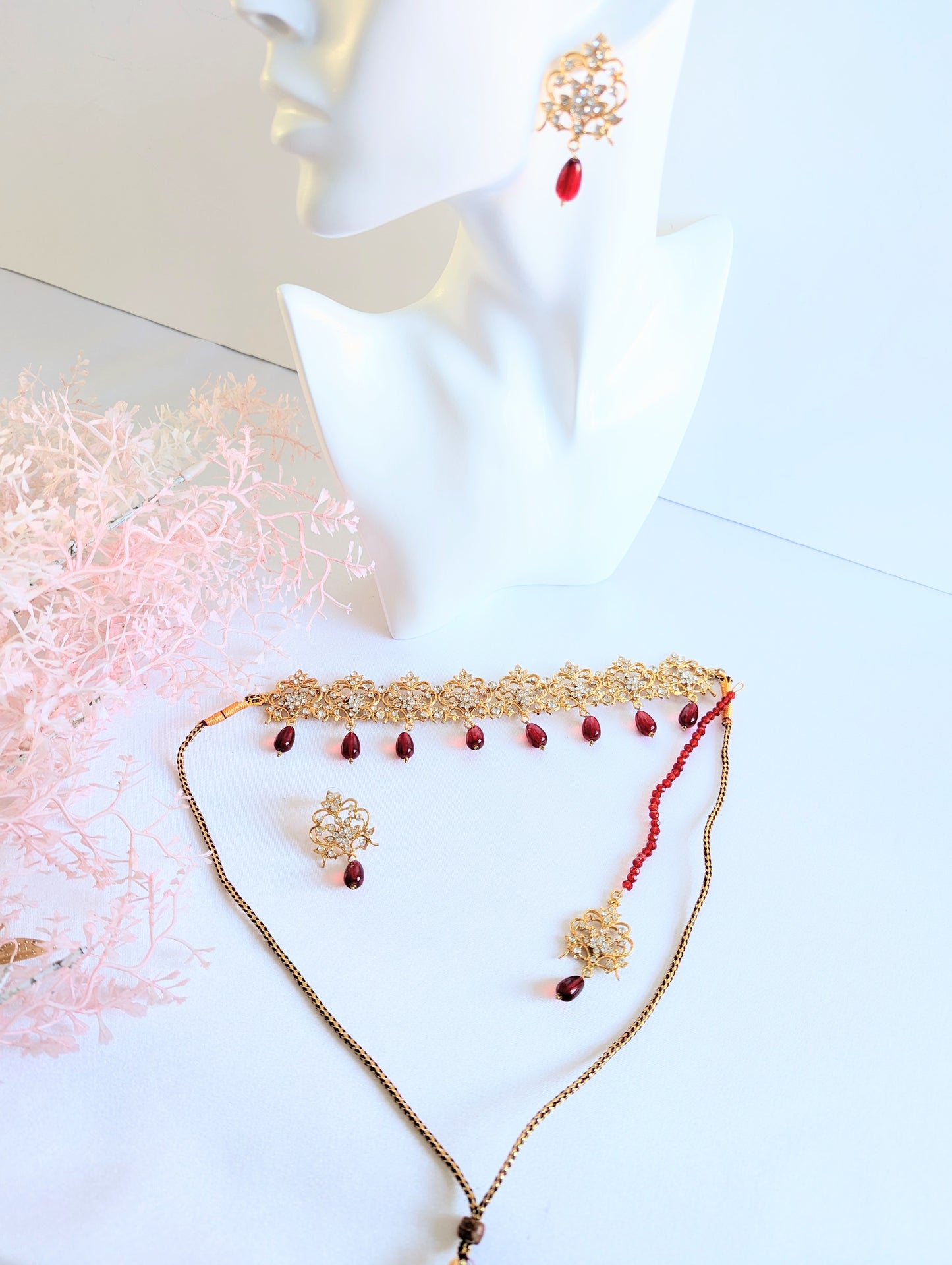 Small Elegant Choker Set