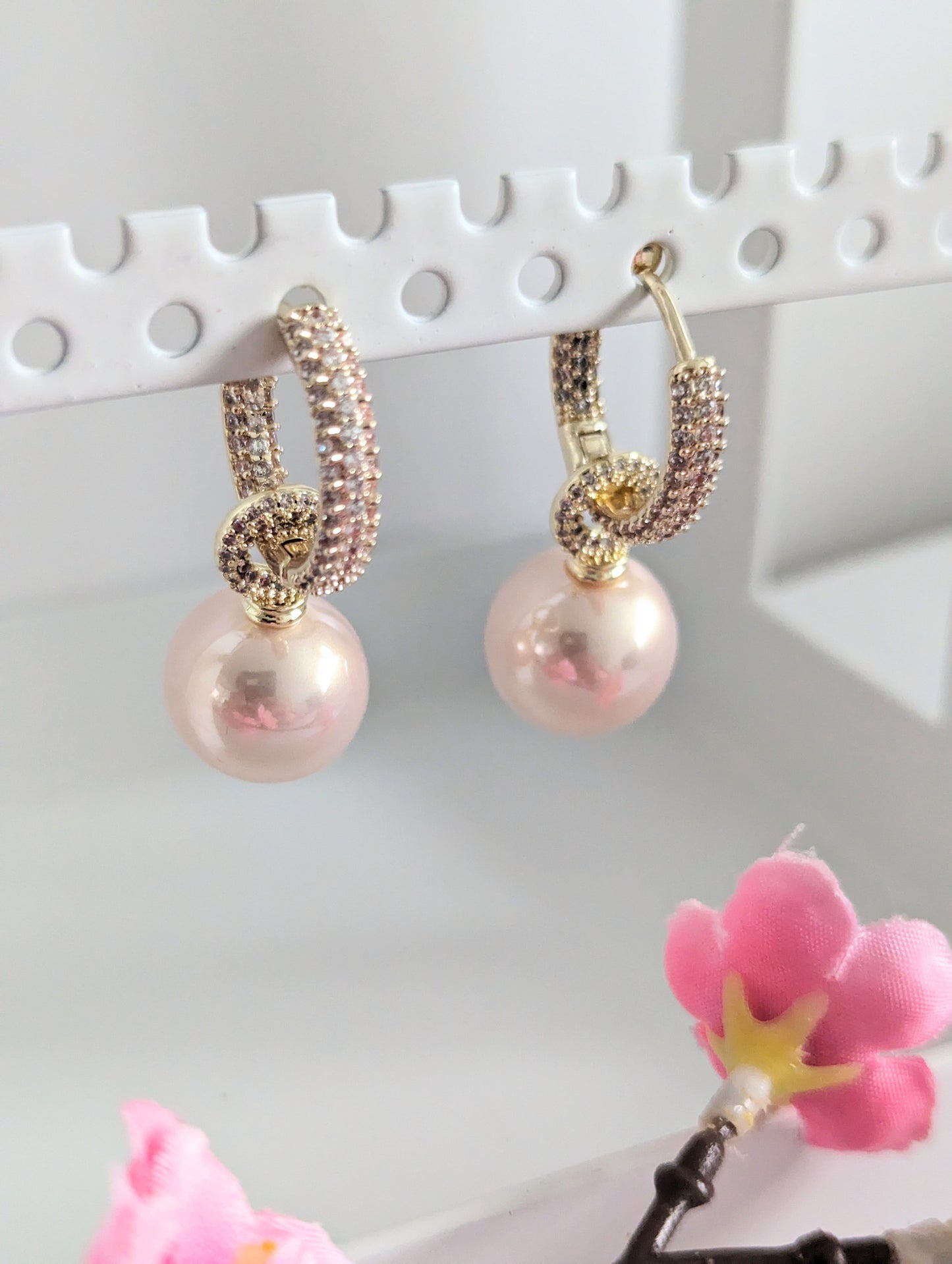 Pearl Pendant With Zircon Earrings