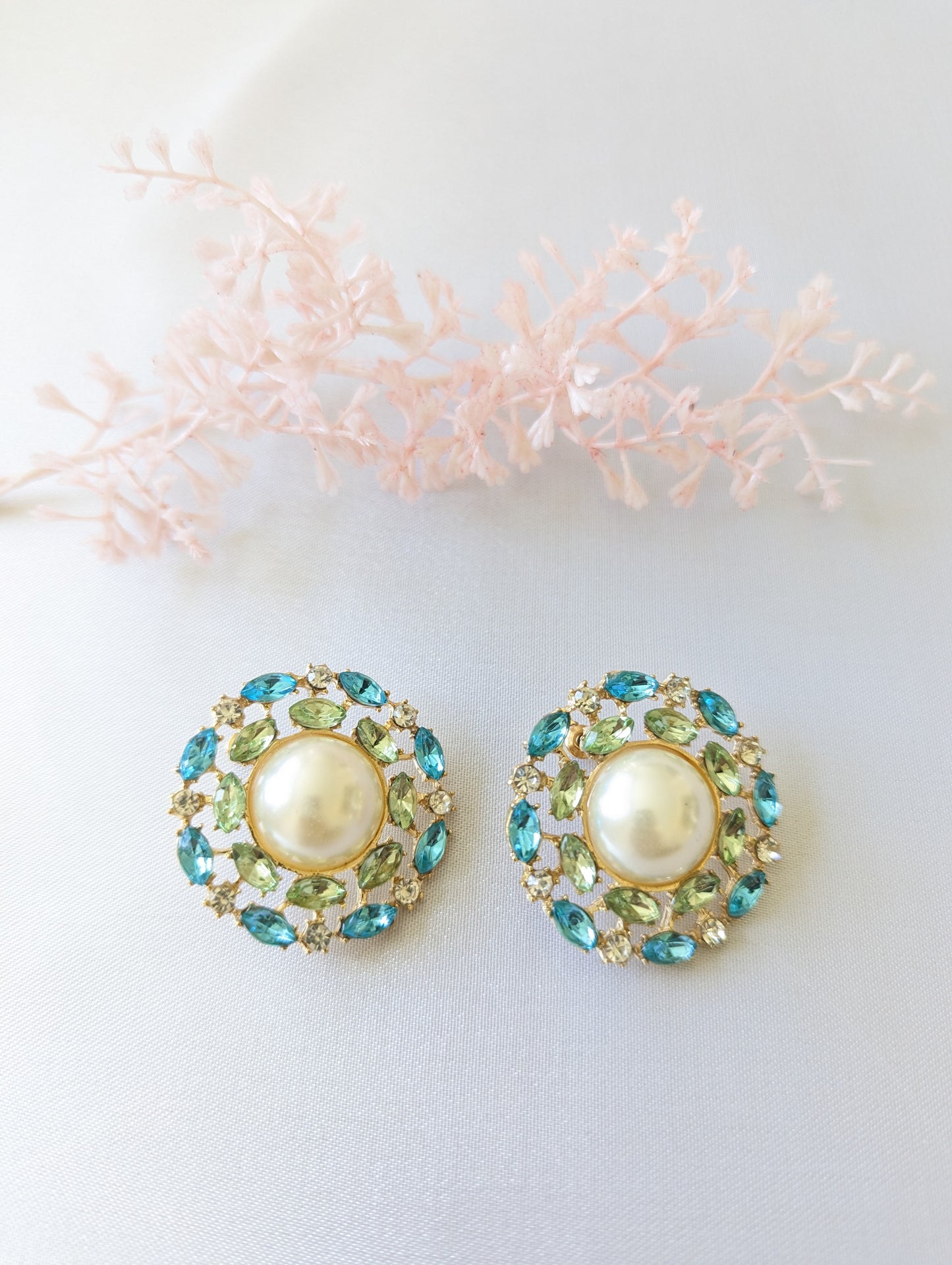 Pear Pearl Ear Tops