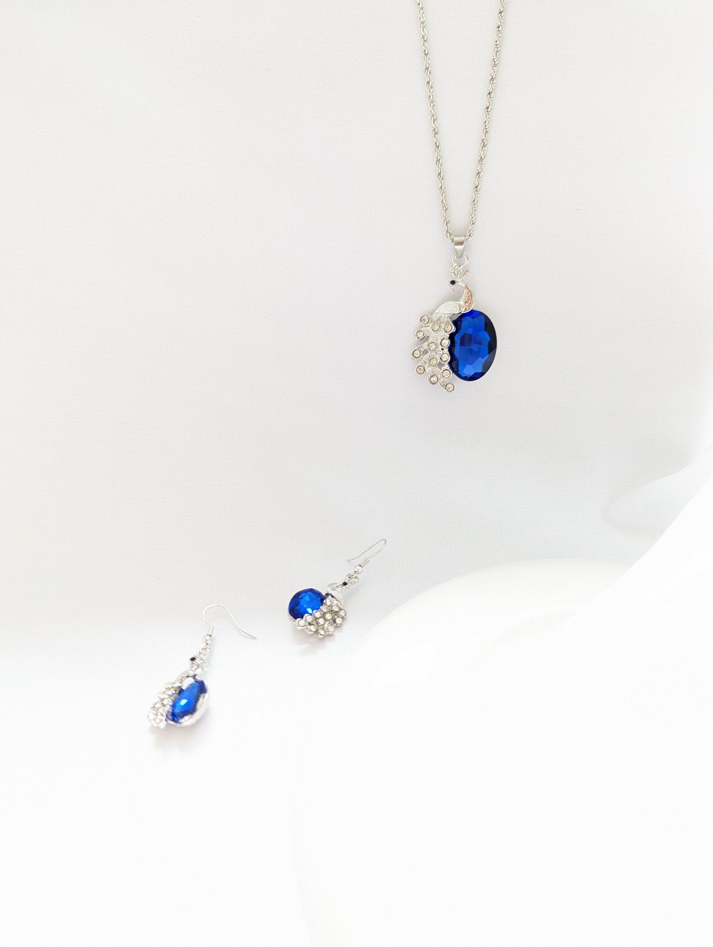 Peacock Oval Pendant & Earrings