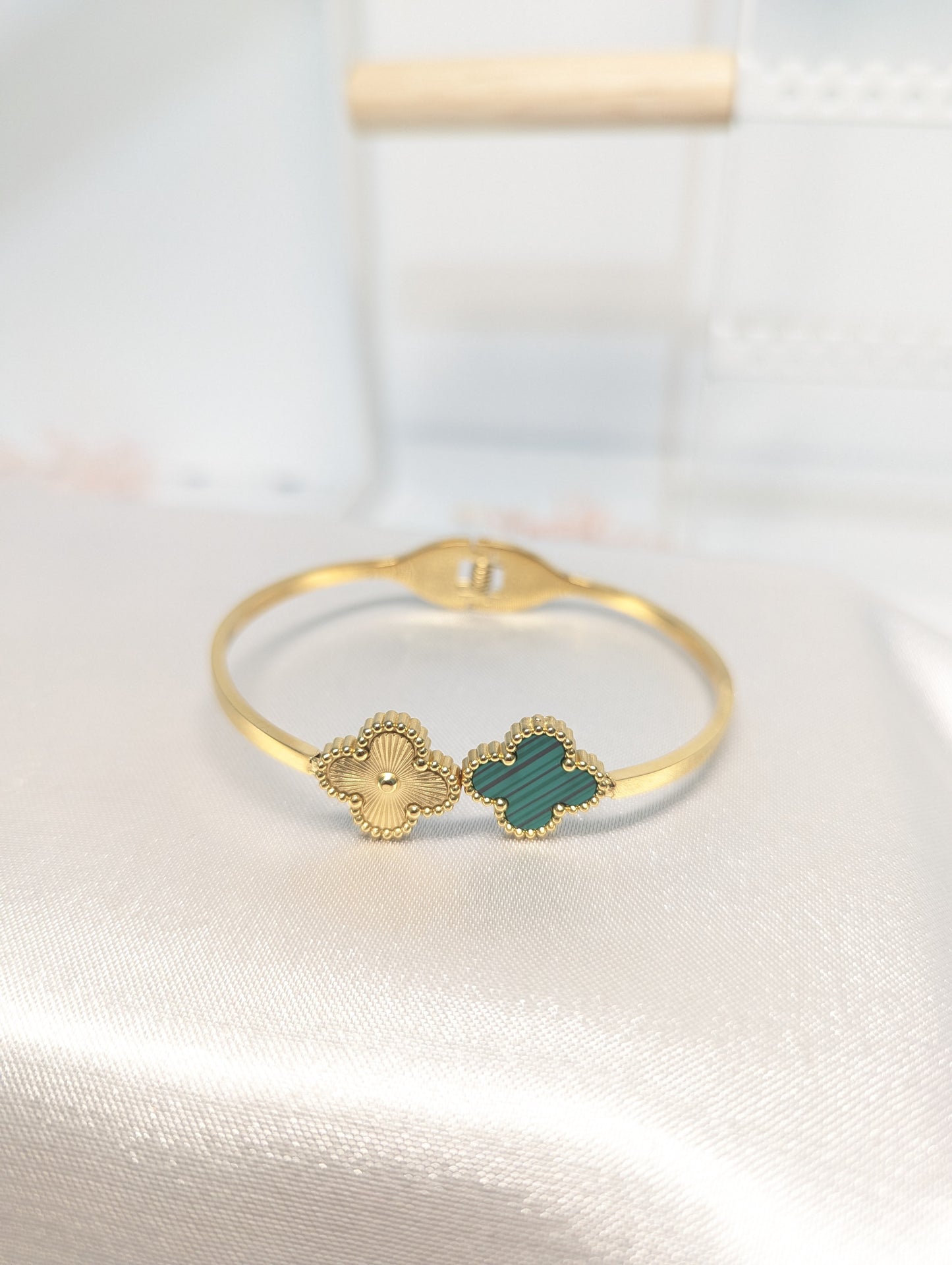 Two coloured Clover Bangle